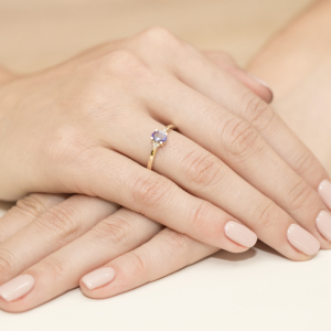 Zaręczynowy pierścionek z Tanzanitem 0,40ct i Brylantami ze złota próby 585. W-0301TAN